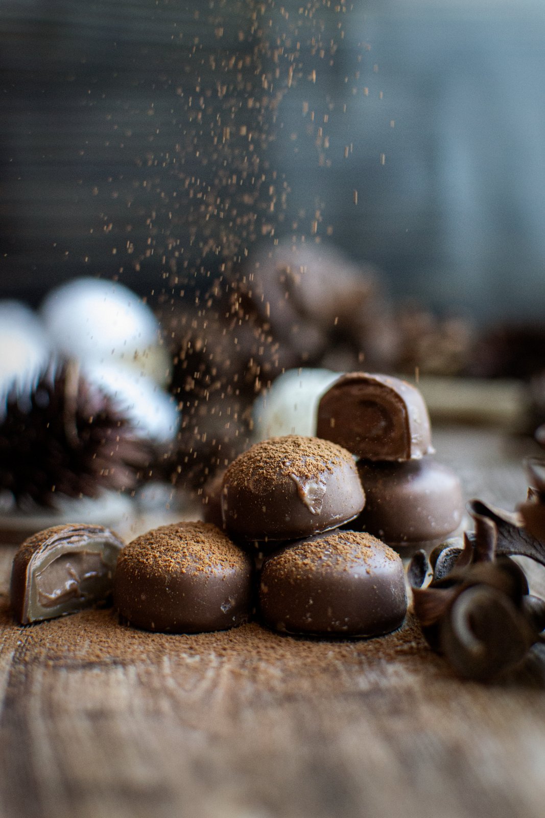 Drageados de chocolate: o processo de drageamento, do núcleo ao brilho final