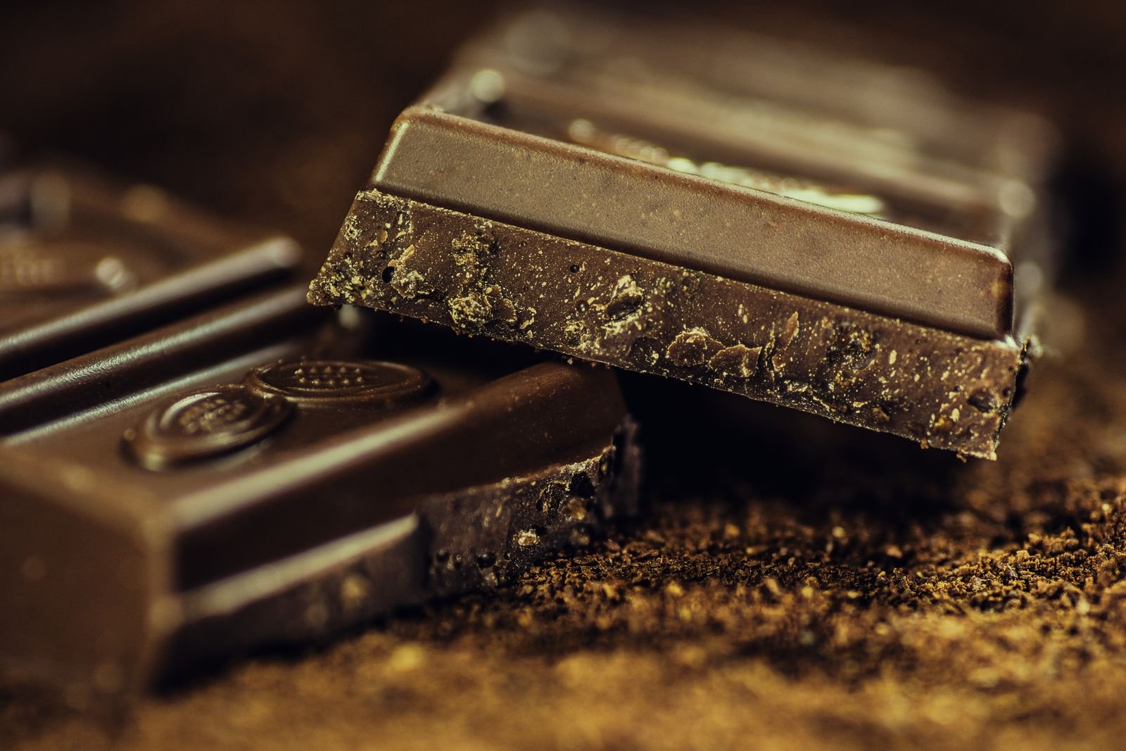Chocolate esbranquiçado: a ciência do fat bloom e como evitá-lo