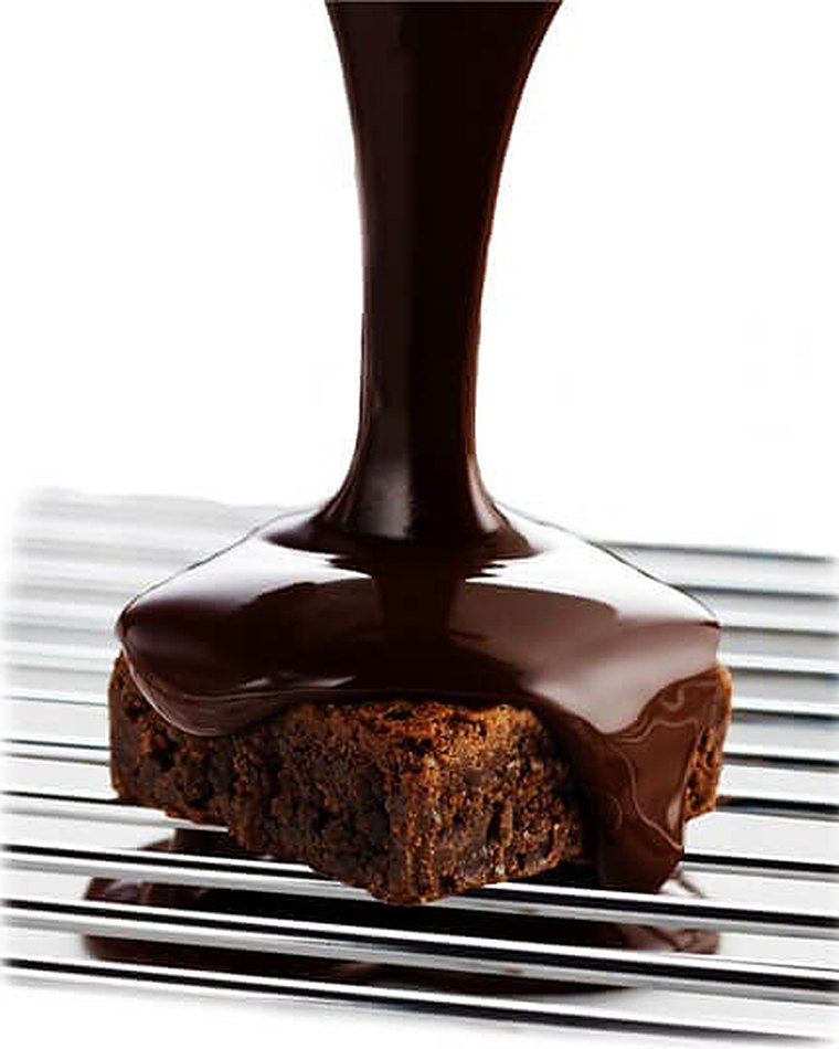 Brownie na cortina de chocolate